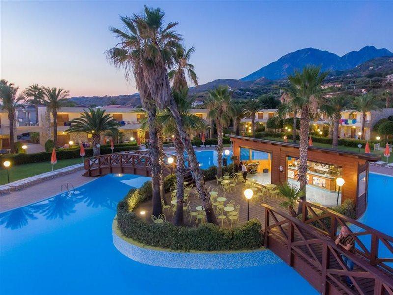 Club Residence La Castellana Белведере Маритимо Екстериор снимка