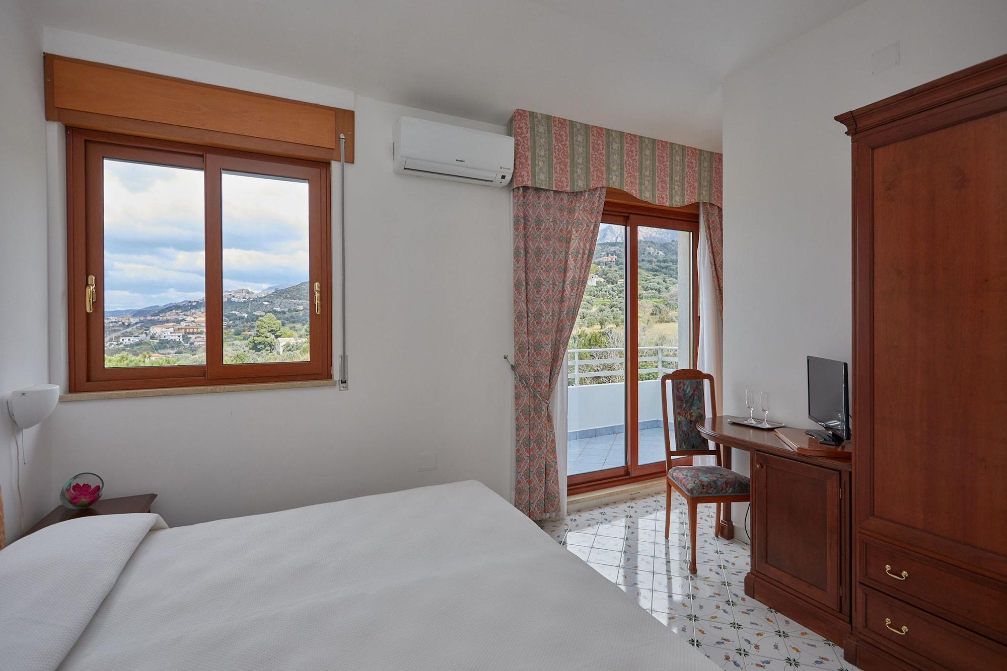 Club Residence La Castellana Белведере Маритимо Екстериор снимка