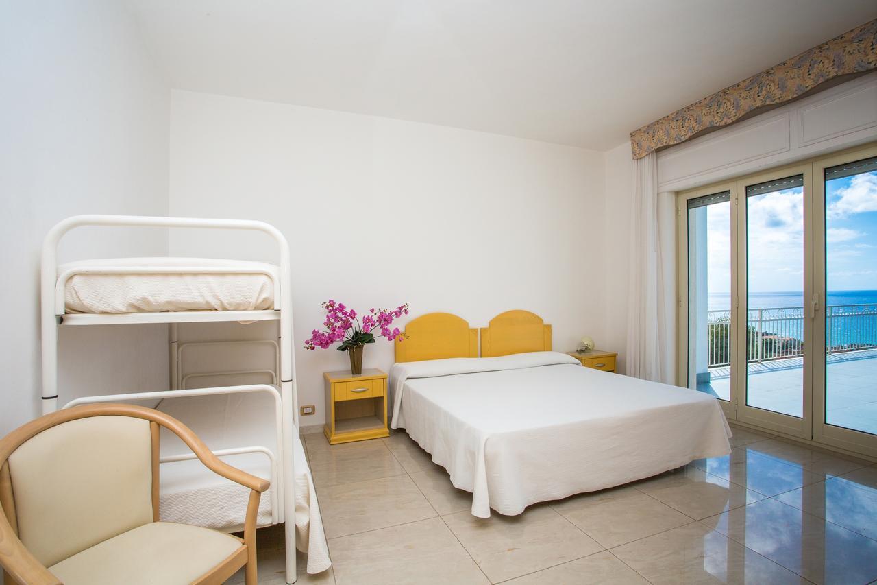 Club Residence La Castellana Белведере Маритимо Екстериор снимка